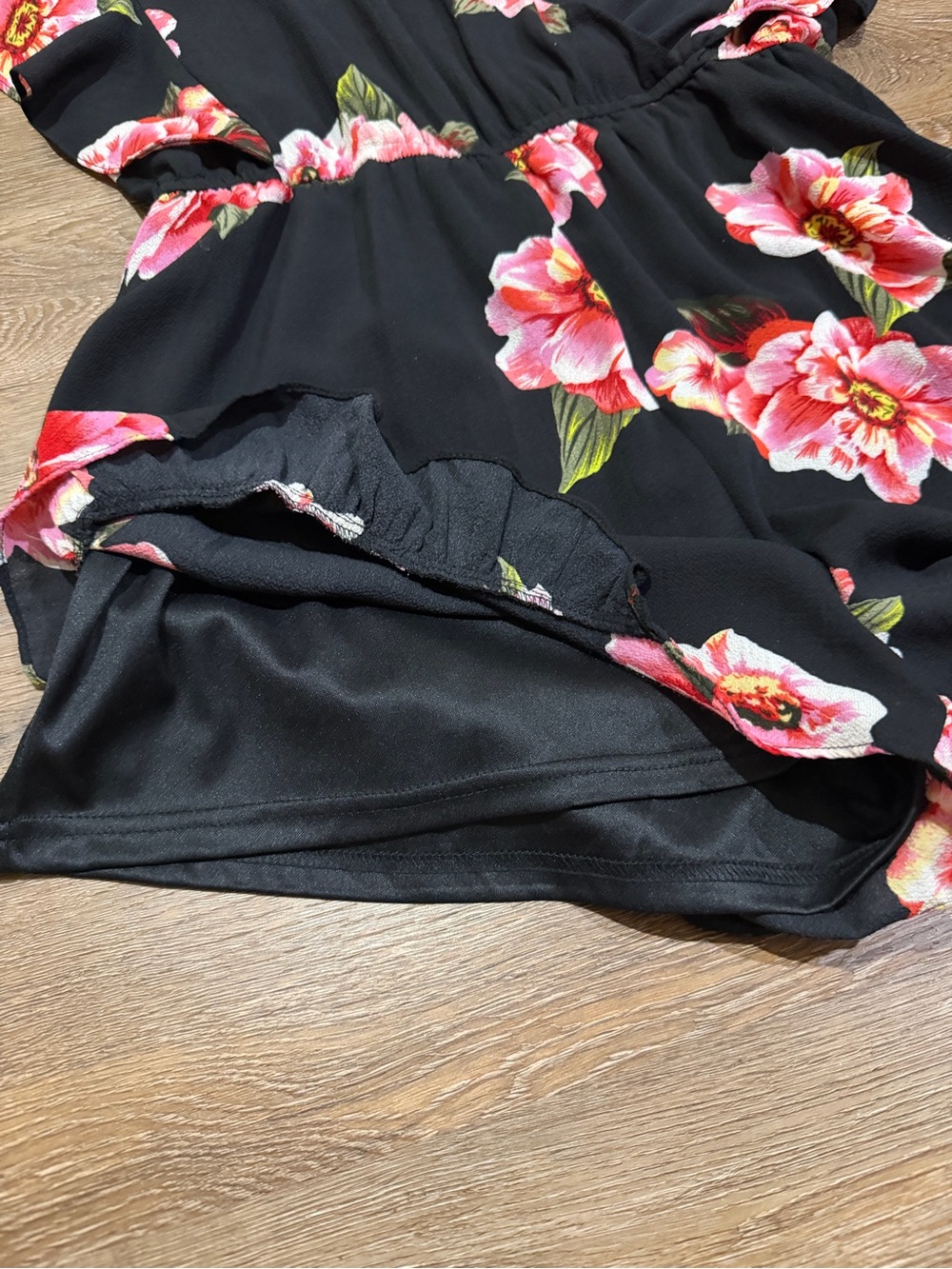 Umgee Floral Ruffle Romper – Size Small - Picture 9 of 9